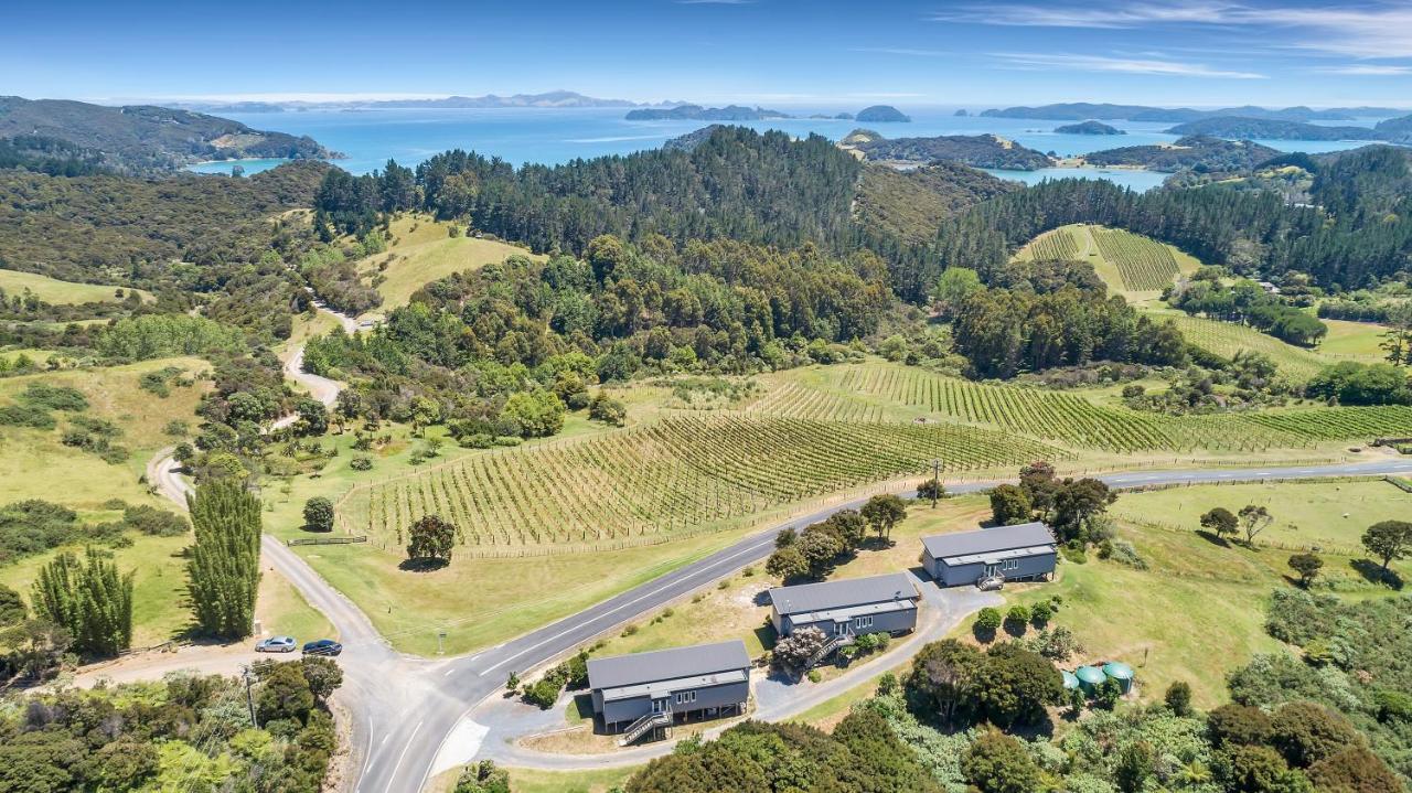 Paroa Bay Chalets - Te Whare Kereru Рассел Екстер'єр фото